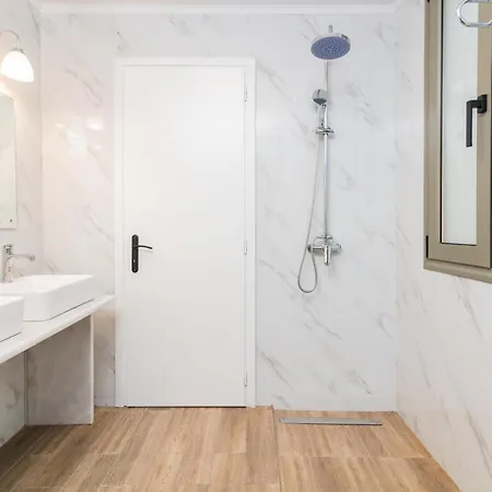 Nopi Exclusive Villa, A Sunlit Retreat By Mindyourvilla Willa