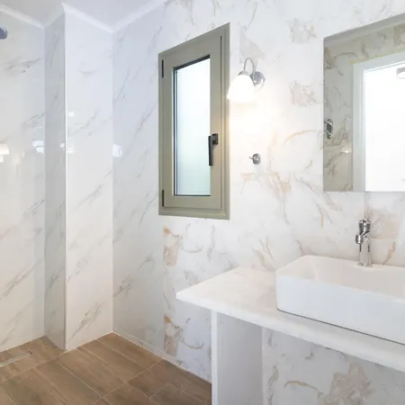 Willa Nopi Exclusive Villa, A Sunlit Retreat By Mindyourvilla *