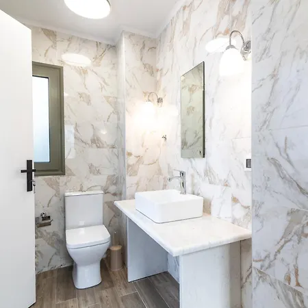 Nopi Exclusive Villa, A Sunlit Retreat By Mindyourvilla Willa