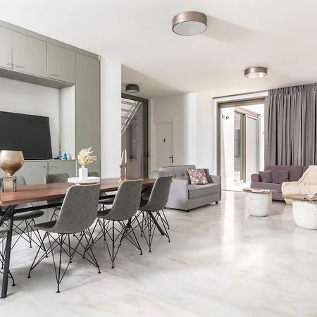 Nopi Exclusive Villa, A Sunlit Retreat By Mindyourvilla Willa