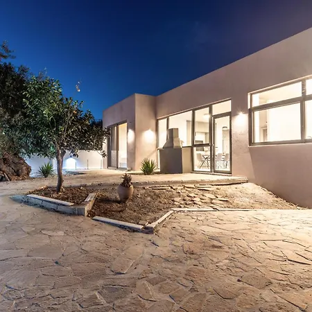 Willa Nopi Exclusive Villa, A Sunlit Retreat By Mindyourvilla