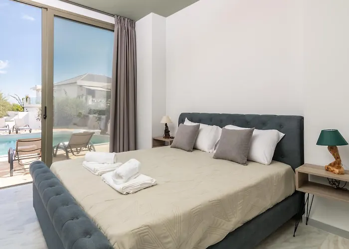 Nopi Exclusive Villa, A Sunlit Retreat By Mindyourvilla Planos