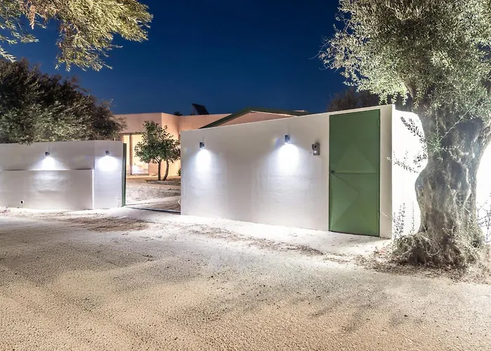 Villa Nopi Exclusive Villa, A Sunlit Retreat By Mindyourvilla Planos
