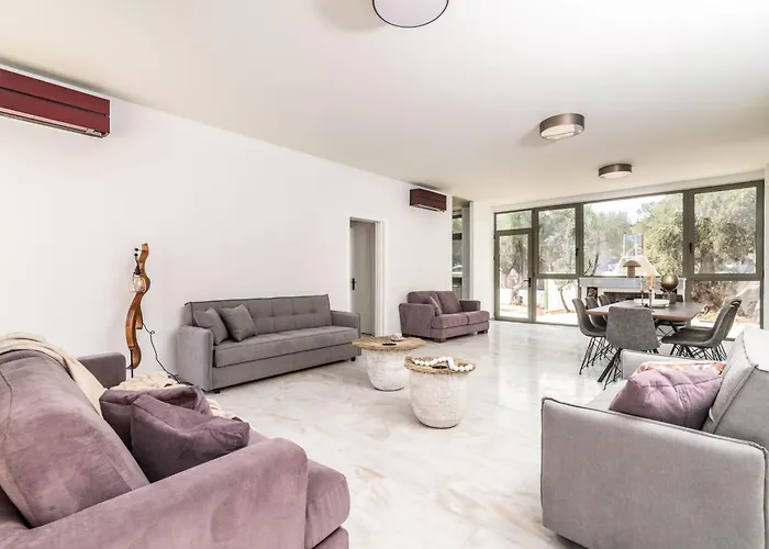 Villa Nopi Exclusive Villa, A Sunlit Retreat By Mindyourvilla Planos