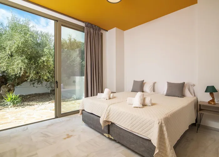 Nopi Exclusive Villa, A Sunlit Retreat By Mindyourvilla Villa Planos