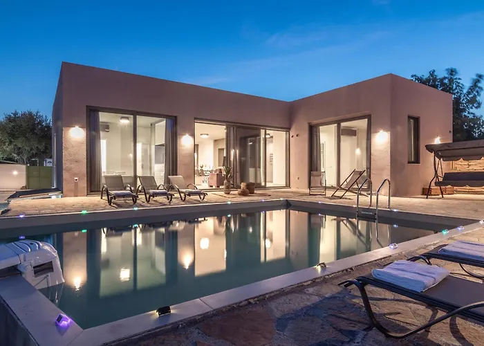 Nopi Exclusive Villa, A Sunlit Retreat By Mindyourvilla * Planos